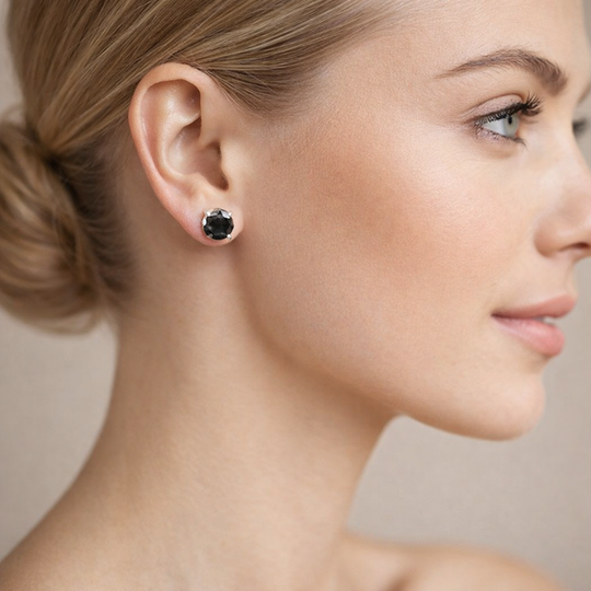 Diamora™ – Boucles d’oreilles en diamants noirs et or blanc 14K | Nathy Boutiques